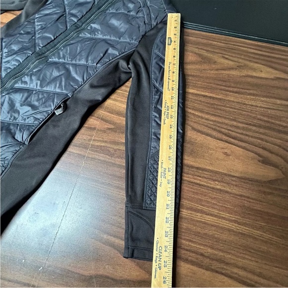 Athleta rock ridge black Primaloft coat - Picture 6 of 11